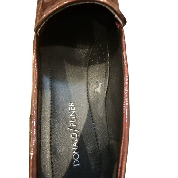 Donald Pliner Womens Burgundy Patent Leather Loafers Size 9, Pre-Owned Good Con - Picture 7 of 9
